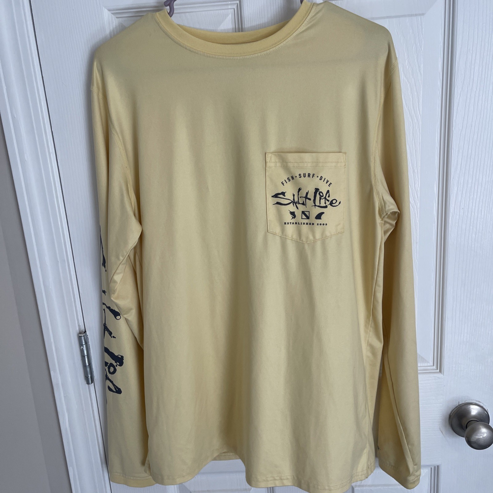 Salt Life Mens Long Sleeve Yellow Light Weight Shirt Fish Surf Dive Size Small gallery