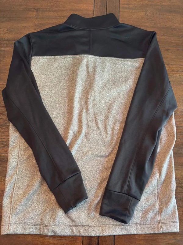 Nike Essential Quarter Zip Pullover Dri-Fit Size Medium EUC Gray/Black Polyester gallery