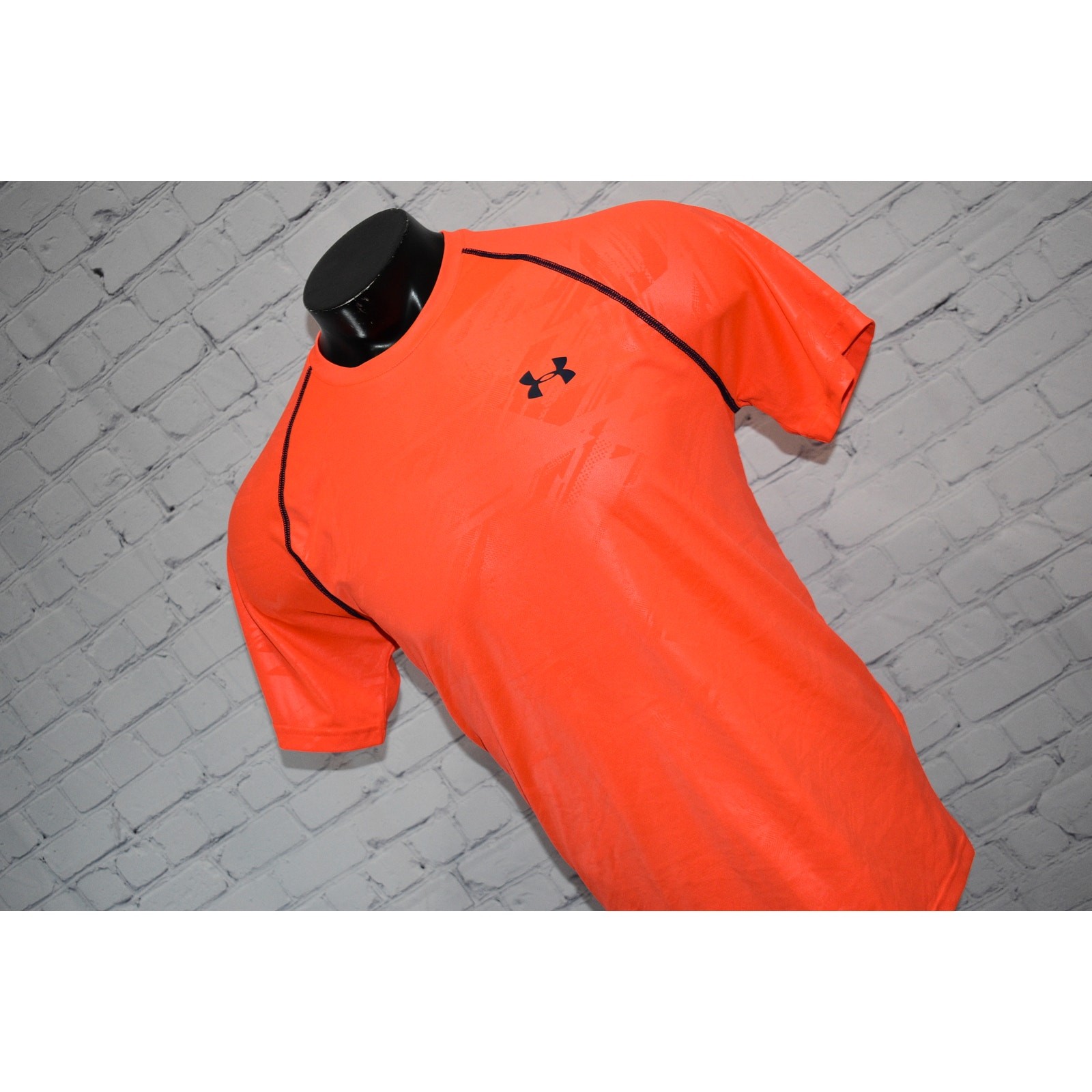 Under Armour Shirt Mens Size Medium Gym Performance HeatGear Hot Pink gallery