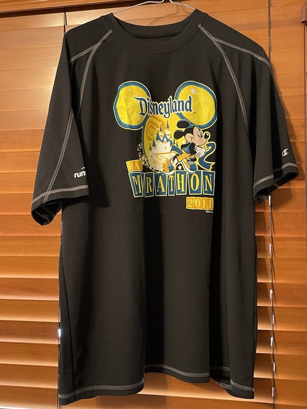 DISNEY DISNEYLAND MICKEY CHAMPION DOUBLE DRY 2011 1/2 MARATHON BLACK SHIRT LARGE gallery
