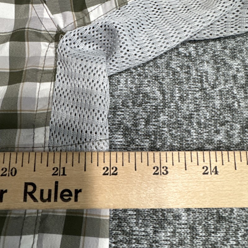 REI Mens MEDIUM T Shirt outdoor Button Up Vented Green Plaid Tee Multi Pocket gallery