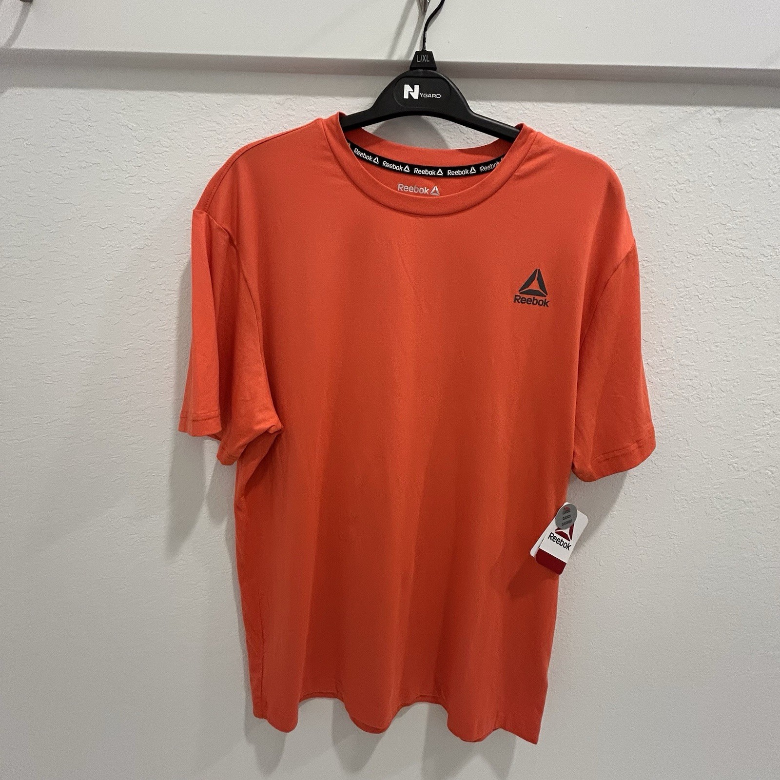 NWT Reebok Super Soft Athletic Orange Shirt Size Medium Men’s - Smoke Free Home gallery