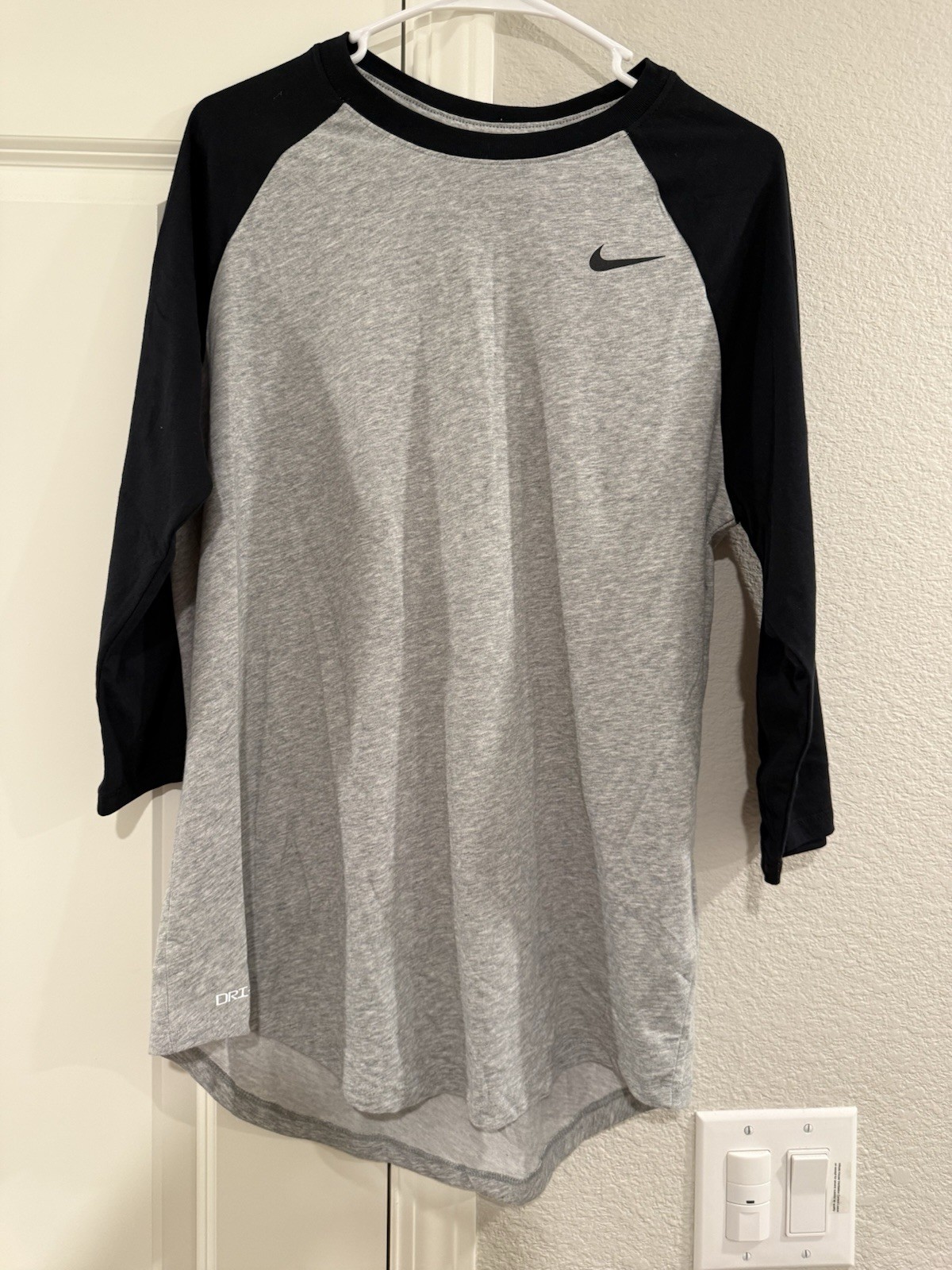 Nike Dri-Fit Medium 3/4 Sleeve Baseball Gray/Black Raglan shirt CJ1617-063 NWT gallery