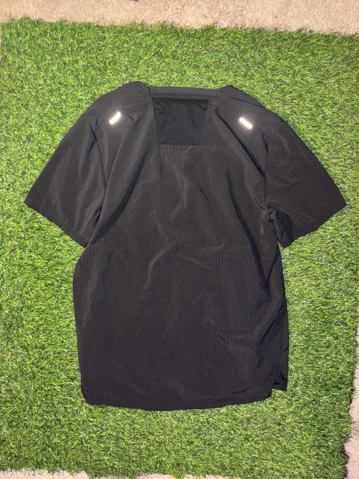 Nike Dri-FIT Rise 365 Trail Mens Medium Running T-Shirt Black Gray DN4482-010 gallery