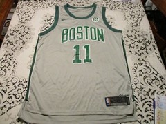 BOSTON CELTICS KYRIE IRVING #11 NIKE AUTHENTIC SWINGMAN BASKETBALL JERSEY- 42