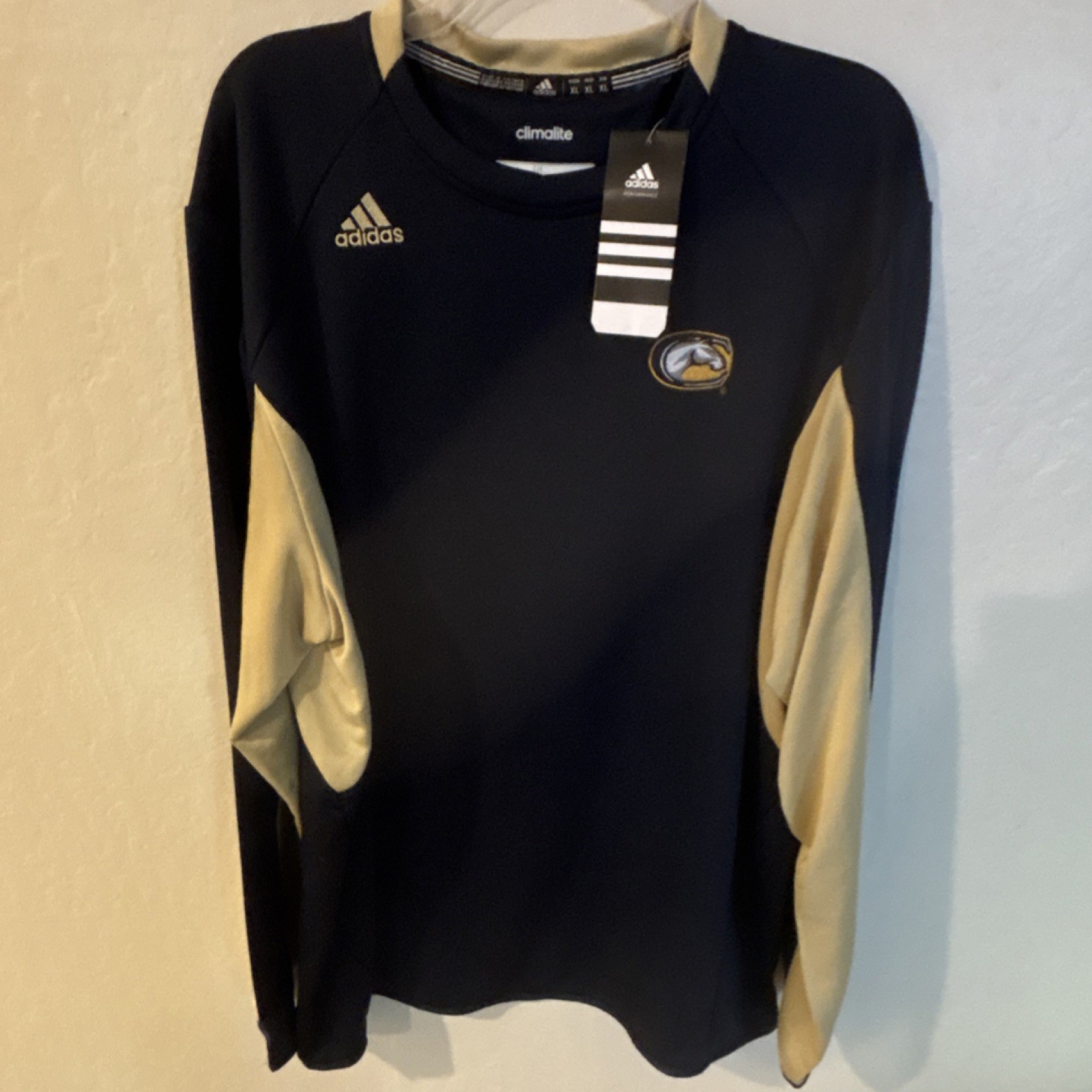 UC DAVIS Climalite Men's Long Sleeve Navy Gold Polyester Logo Activewear Top gallery