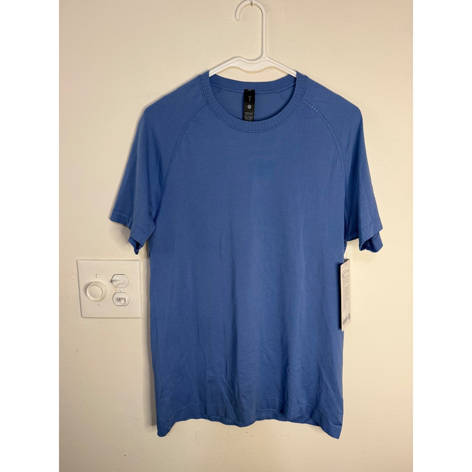 Lululemon Metal Vent Short Sleeve Prep Blue Size S NWT gallery