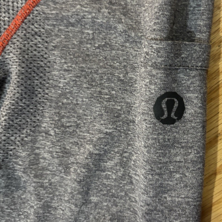 Lululemon Metal Tech Vent Long Sleeve Performance Shirt Men’s Large gallery