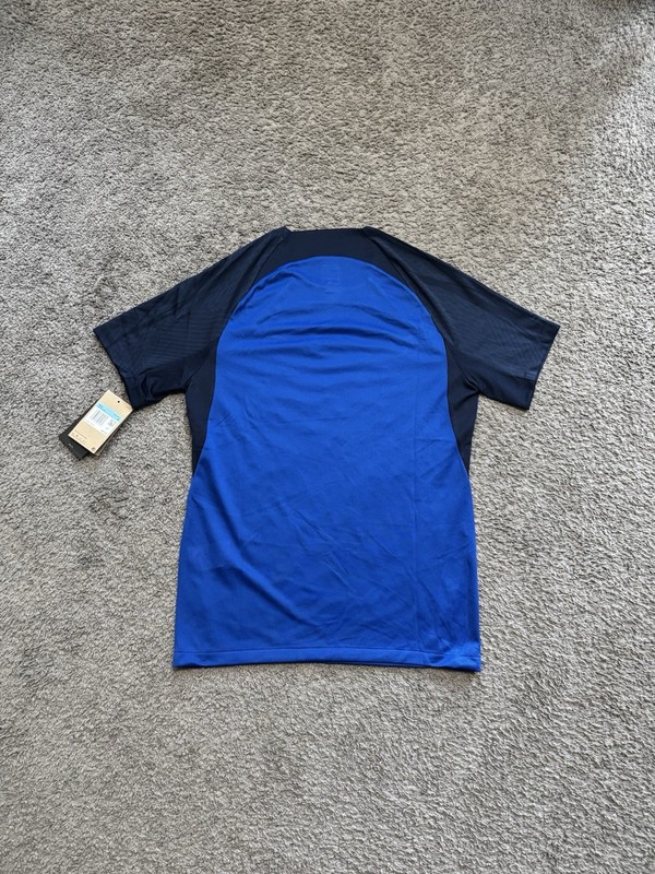Nike Dri-FIT Vapor Strike III Men’s Football Soccer Jersey SS Top DR0890 Size M gallery