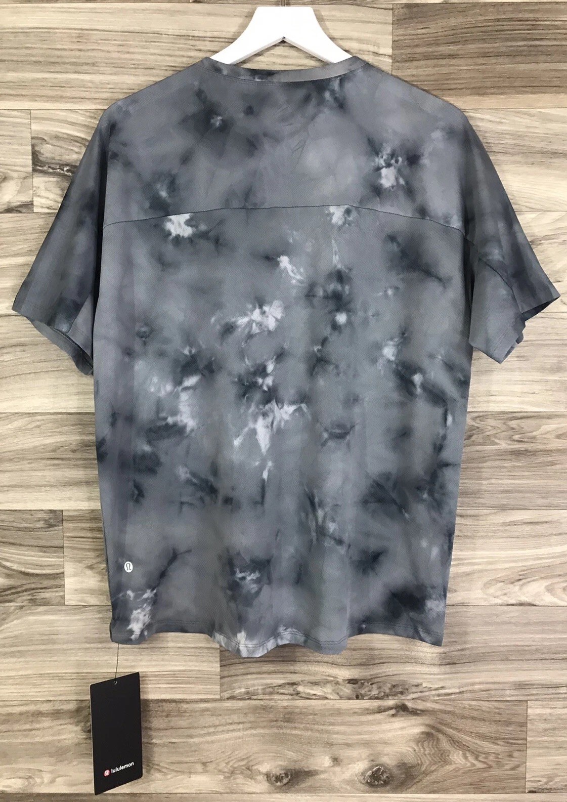 Lululemon Relaxed Mesh Pocket Short Sleeve Size M Diamond Dye White Black 00062 gallery