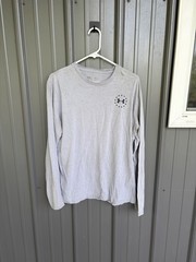 Under Armour Men’s Light Gray Long Sleeve T-Shirt Size Large Loose Fit