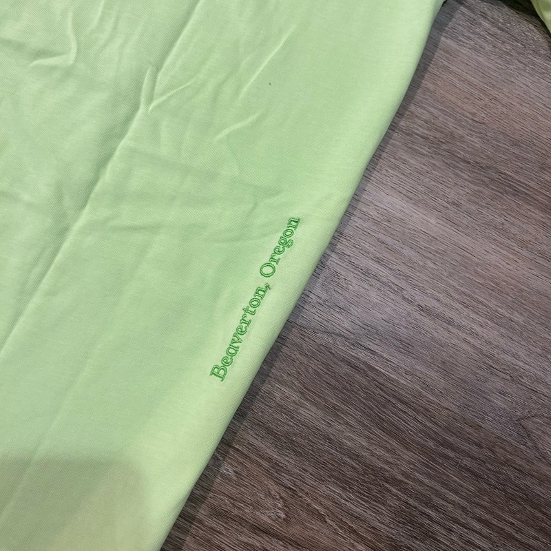 Nike Men’s World Tour Liquid Lime T-Shirt DA0937-383 Men’s Size Small Never Worn gallery