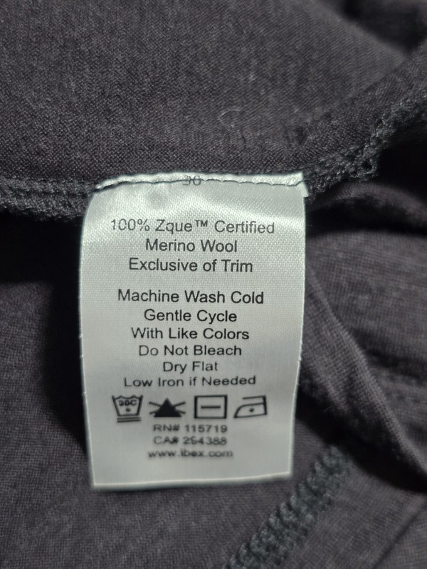IBEX Men's Heathered Black Merino Wool Long Sleeve Crew Base Layer Small gallery