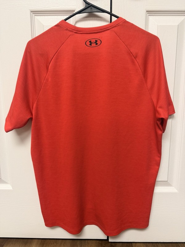 Under Armour Tech Performance Tee Men’s Medium Red Loose Fit Gym Athletic Shirt gallery