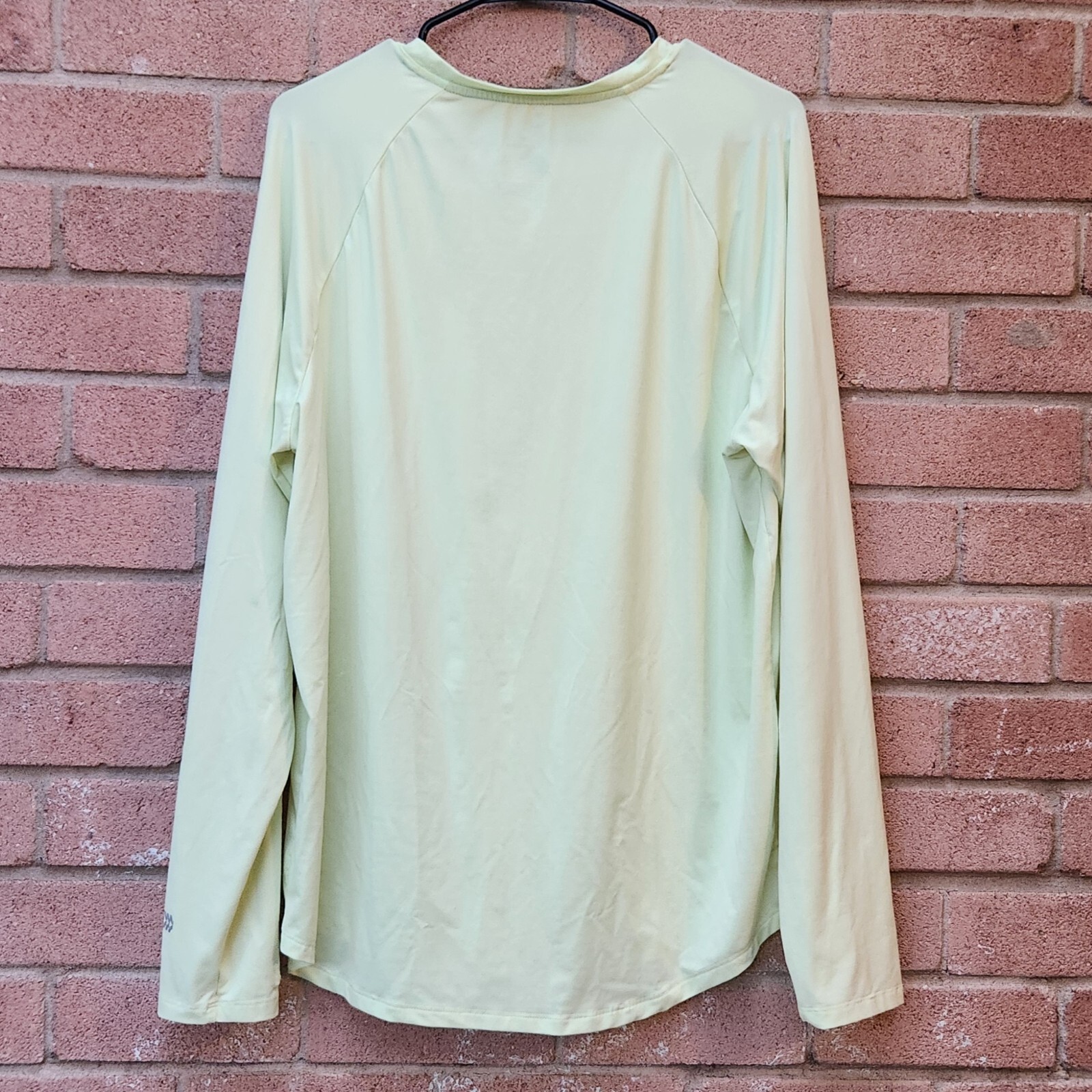 All In Motion Men's Long Sleeve Shirt Size Large Light Yellow Activewear gallery
