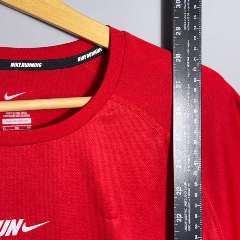 Nike Running Center Swoosh Shirt Mens Size XL Zoned Cooling Long Sleeve Red Gym gallery