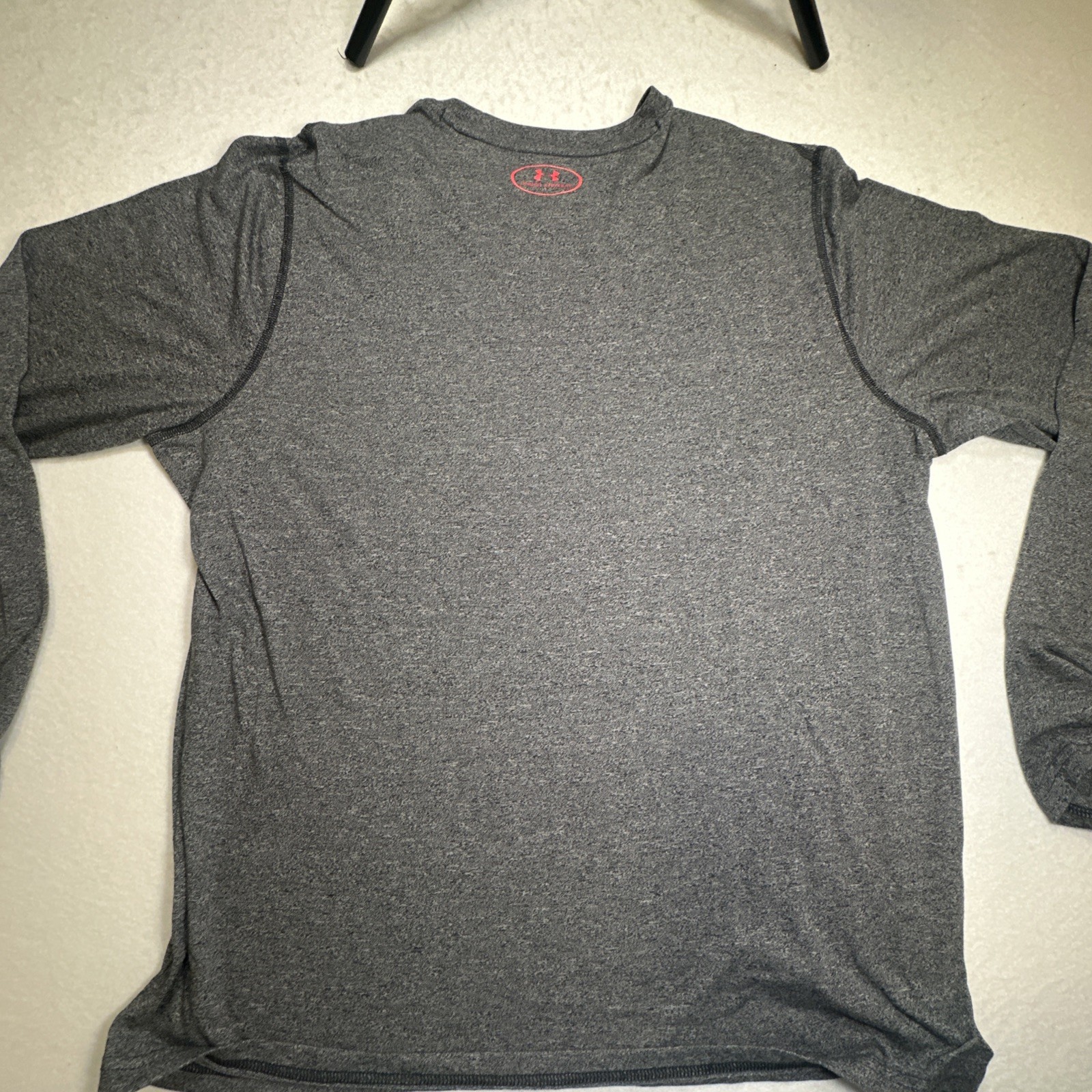 Under Armour Men’s Long Sleeve Light Weight Size XL Gray Pink gallery