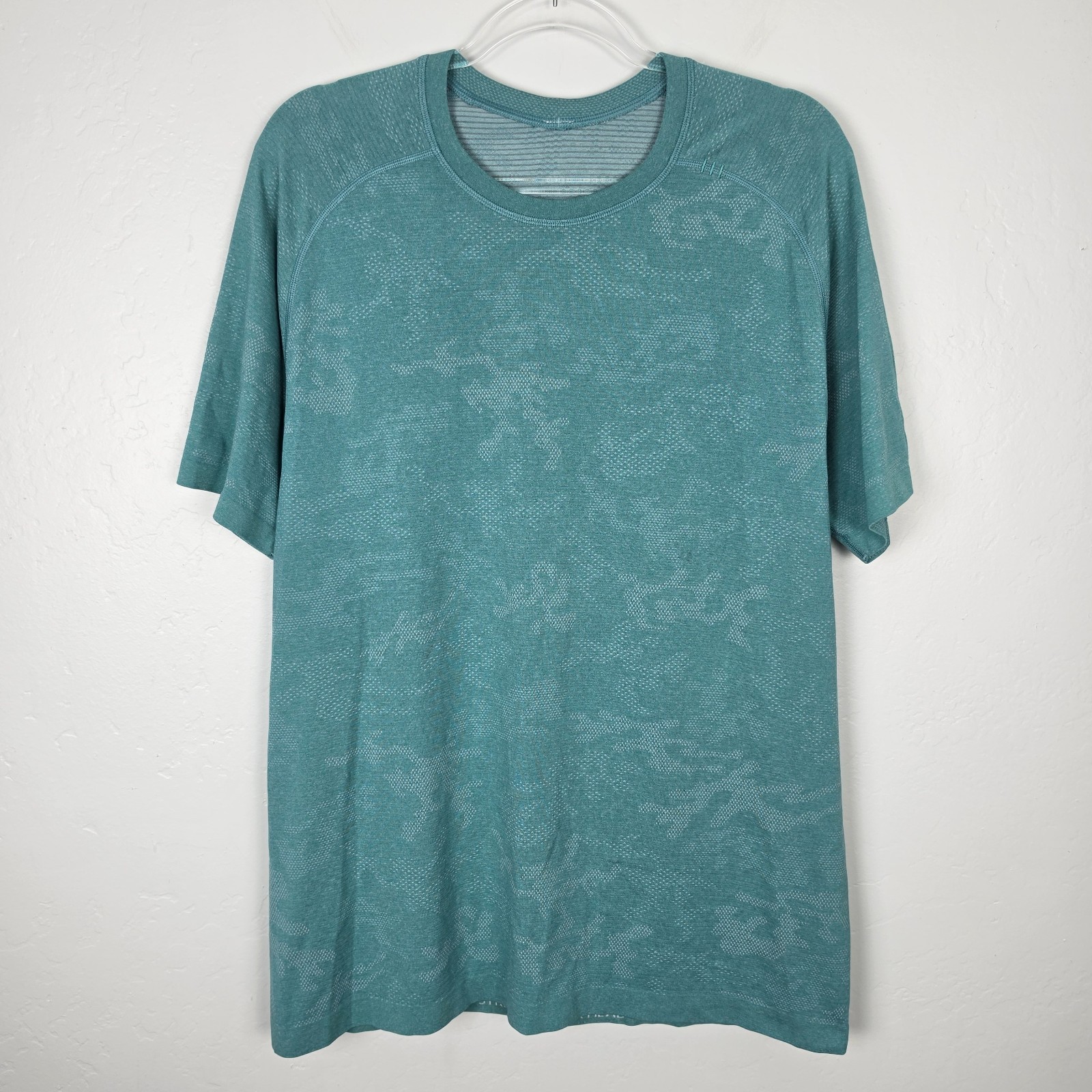 Lululemon Metal Vent Tech Short Sleeve Shirt Camo Teal Green Size L gallery
