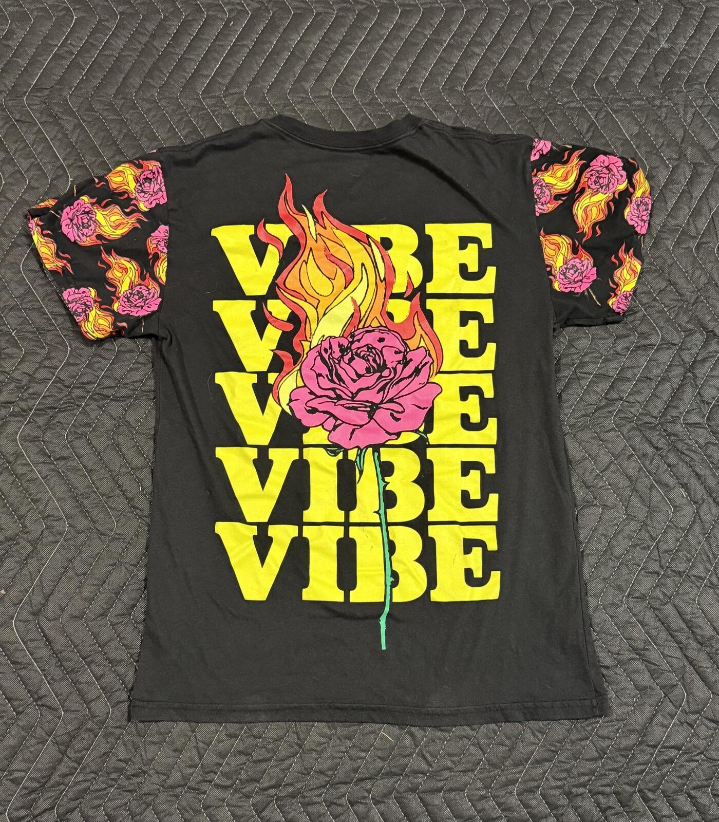 Fresh Laundry Vibe Graphic Black T-Shirt with Floral Flame Sleeves - Size M gallery