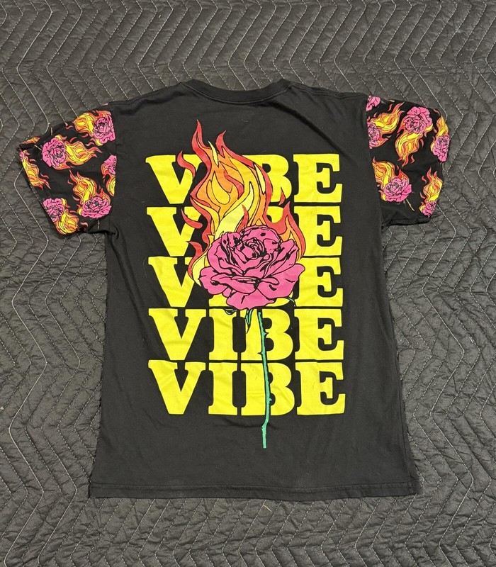 Fresh Laundry Vibe Graphic Black T-Shirt with Floral Flame Sleeves - Size M gallery