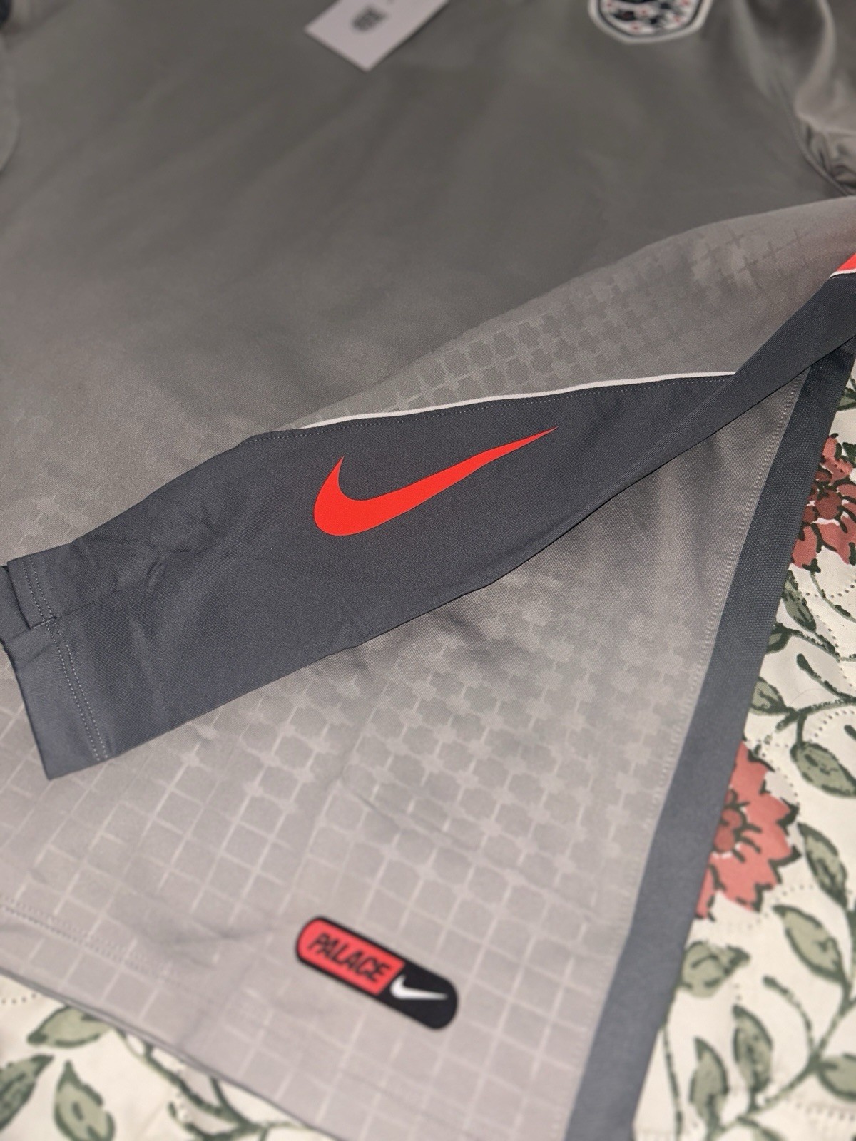 Palace x Nike England Quarter zip Strike Drill Top Large Brand New Ships Today gallery