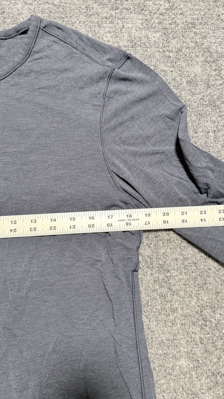 Lululemon Shirt Mens M Blue 5 Year Basic Tee Long Sleeve Stretch Gym Yoga gallery