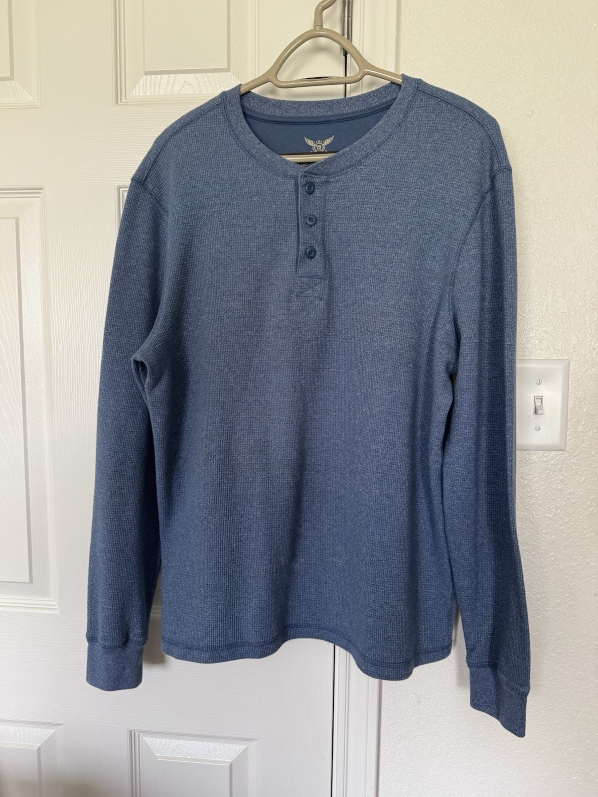 Faded Glory Men's Blue Waffle Knit Long Sleeve Henley T-Shirt Size L gallery