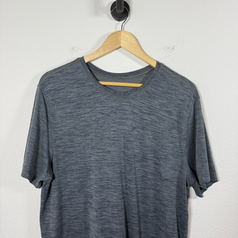 Lululemon Men’s Metal Vent Tech Short Sleeve in Charcoal Grey Size XL gallery