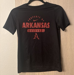 Nike Dri-FIT The Nike Tee Arkansas Baseball Youth M SS Crew Neck Tee Black/Red