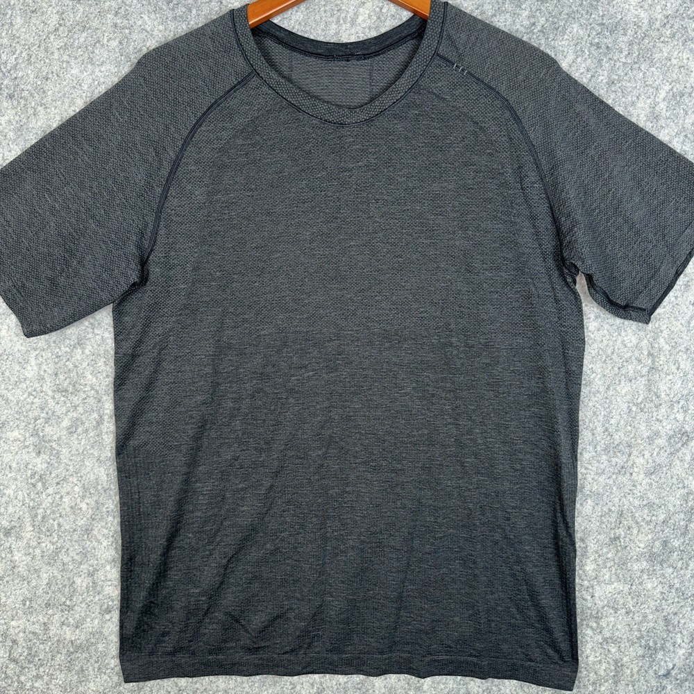 Lululemon Metal Vent Tech Shirt Men's L Dark Gray Live In Practice Training Gym