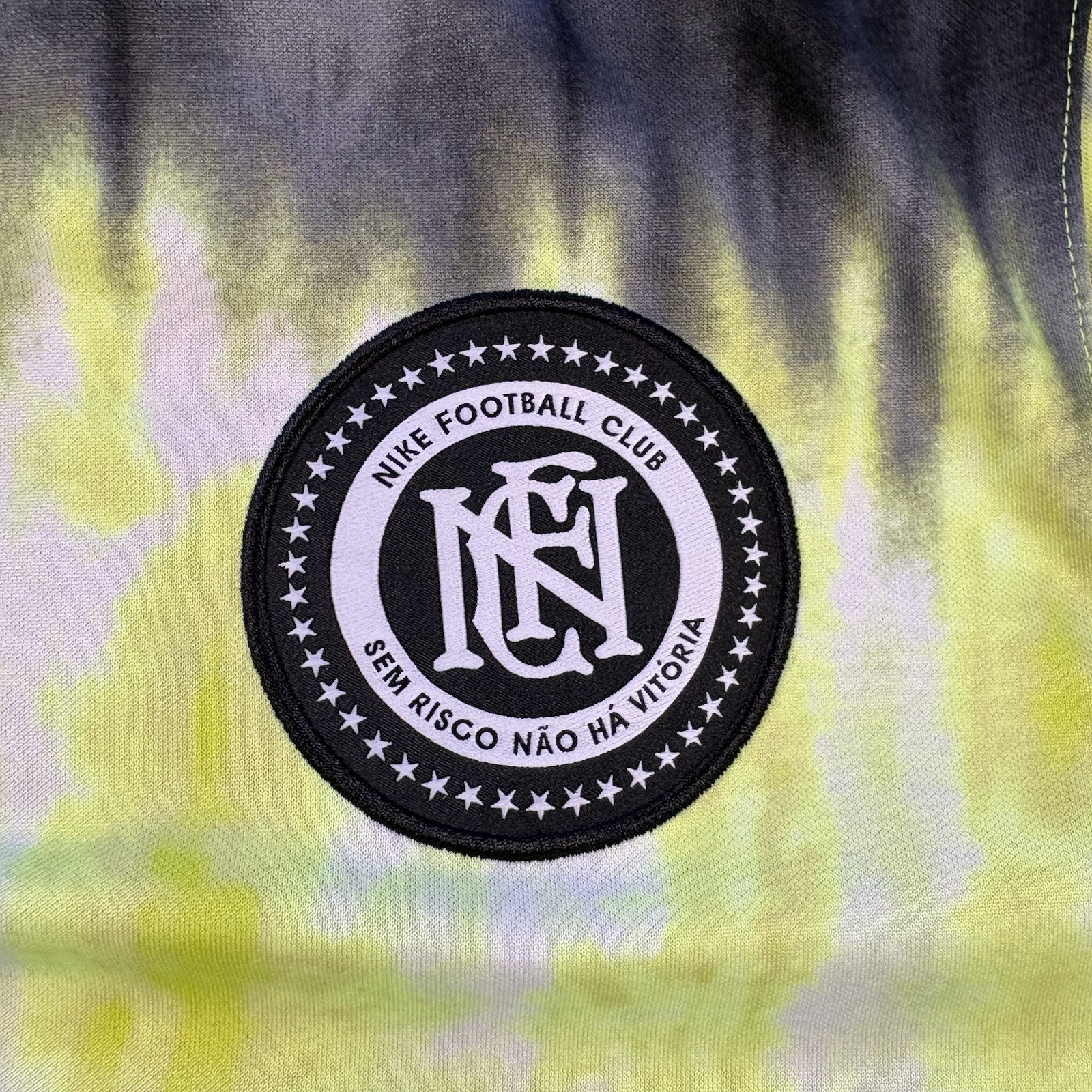 NIKE Football Club Men's Dri-Fit Black Green Crewneck T-Shirt Jersey Size Medium gallery