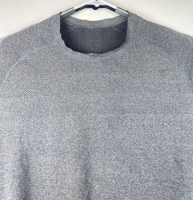 Lululemon Shirt Mens Large Gray Short Sleeve Metal Vent Tech Workout Gym Logo gallery