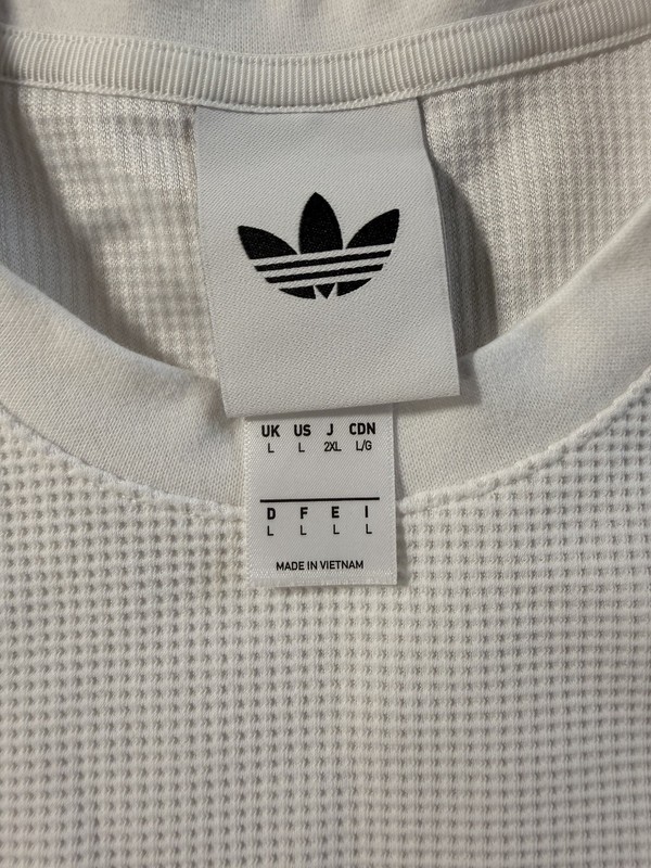 adidas Originals Men’s Thermal Waffle Knit Long Sleeve Crew Donald Duck L gallery