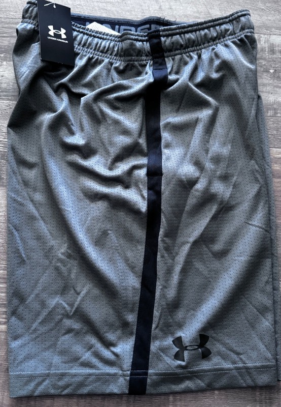 NWT Mens Under Armour M Gray/Black Tech Mesh Shorts Medium gallery