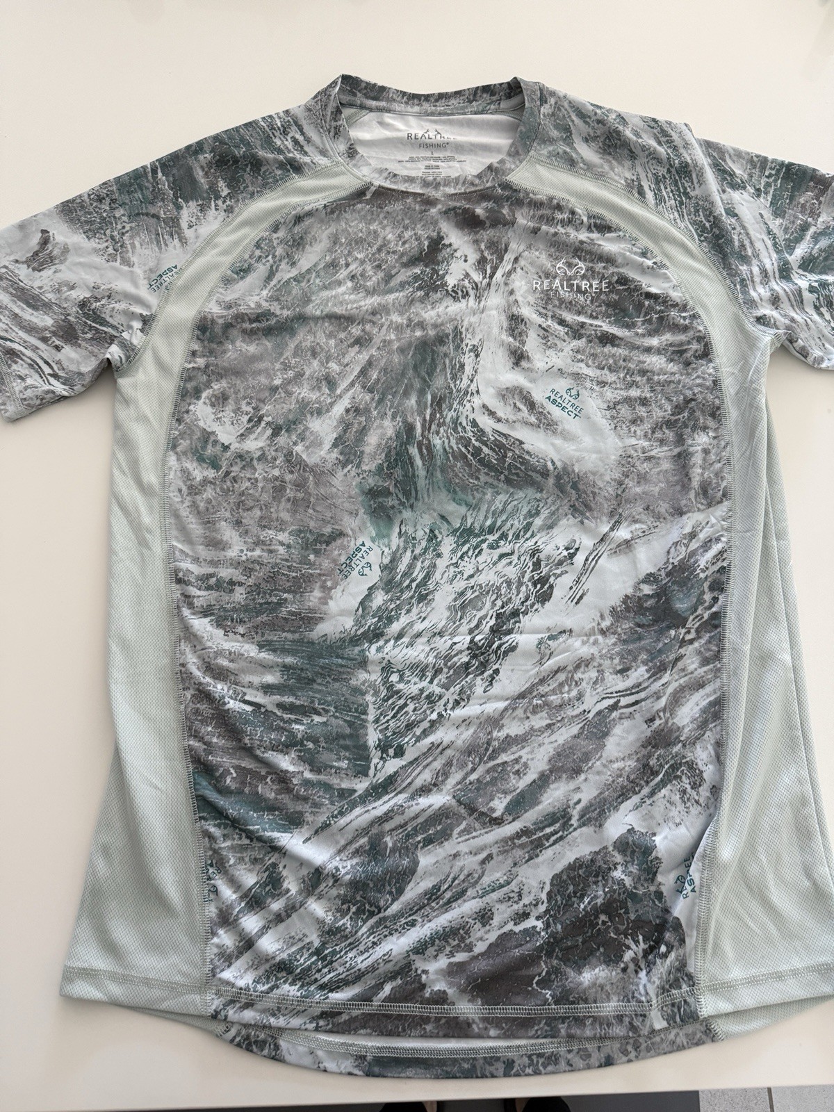 Realtree Fishing Performance Shirt L Camo Short Sleeve Stretch Mesh Panels NWOT gallery