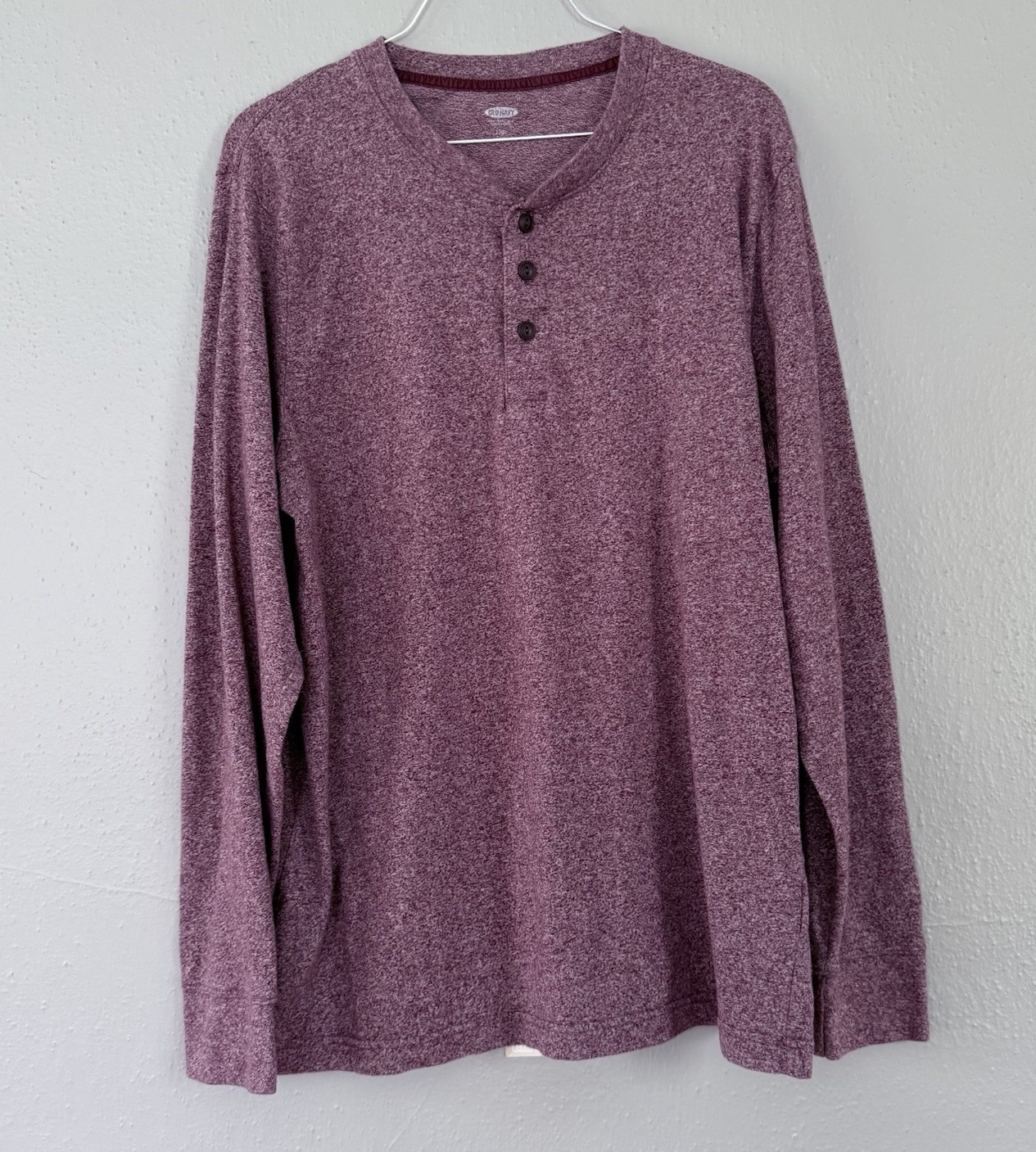 Old Navy Mens T Shirt sz L Burgundy Heathered Crew Neck Henley Long Sleeve gallery