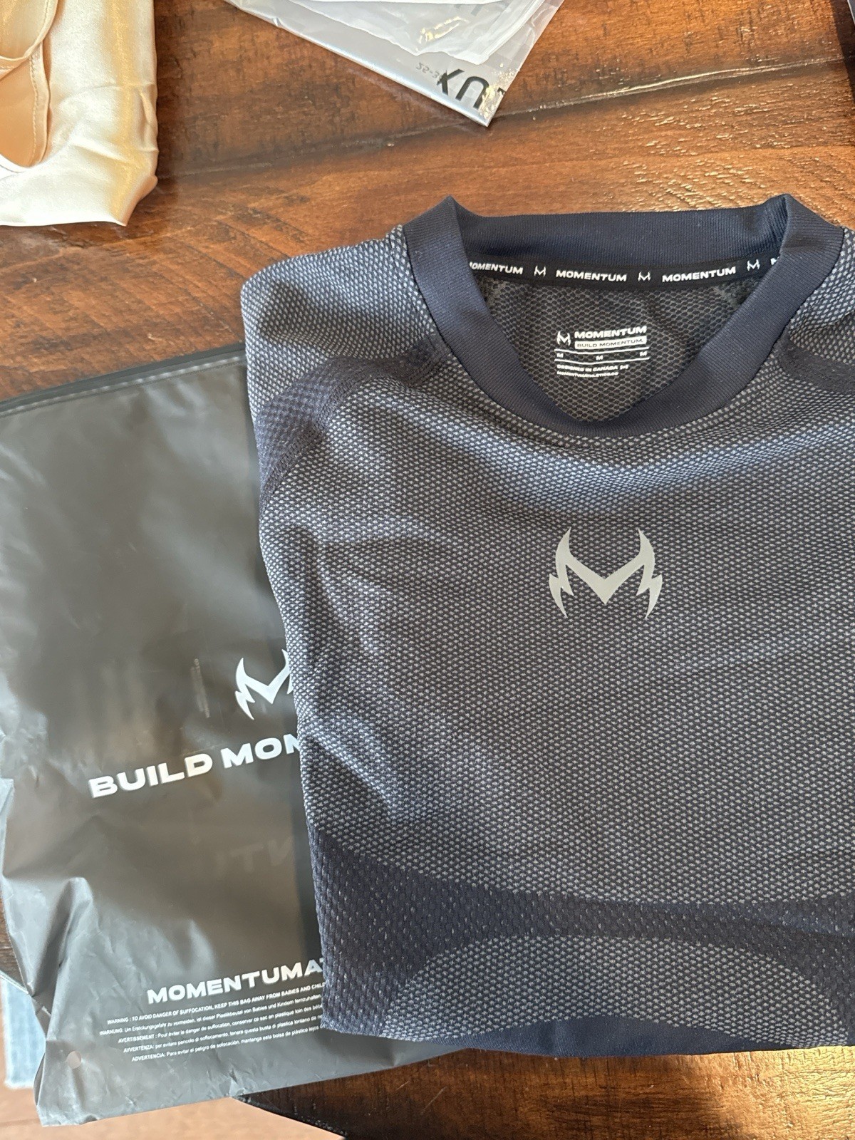 Momentum Compression Shirt - size M gallery