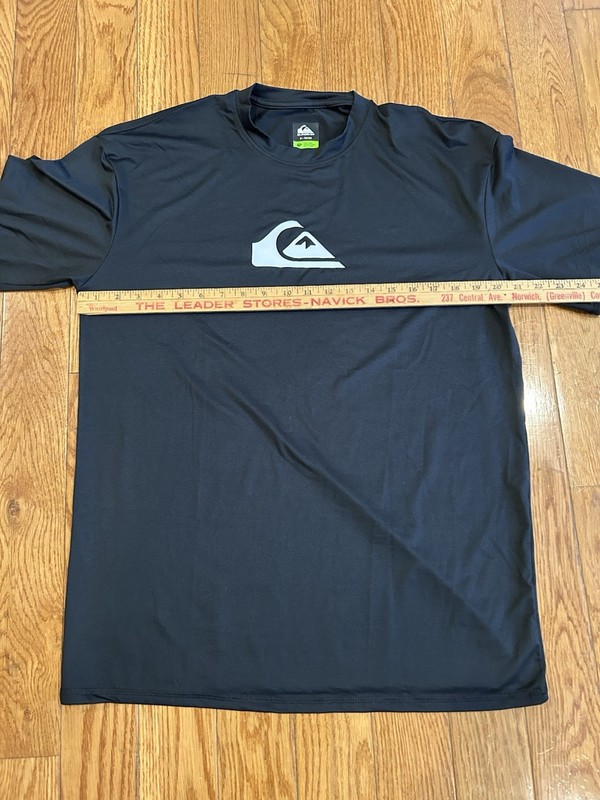 Quiksilver Swim Shirt Mens Medium M Black UPF 50+ Sun Protection Surf Rashguard gallery