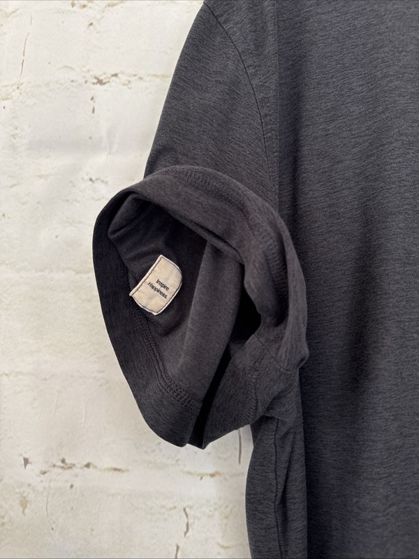 Vuori Men’s Strato Tech Tee - V126 - Chercoal Heather - XL gallery