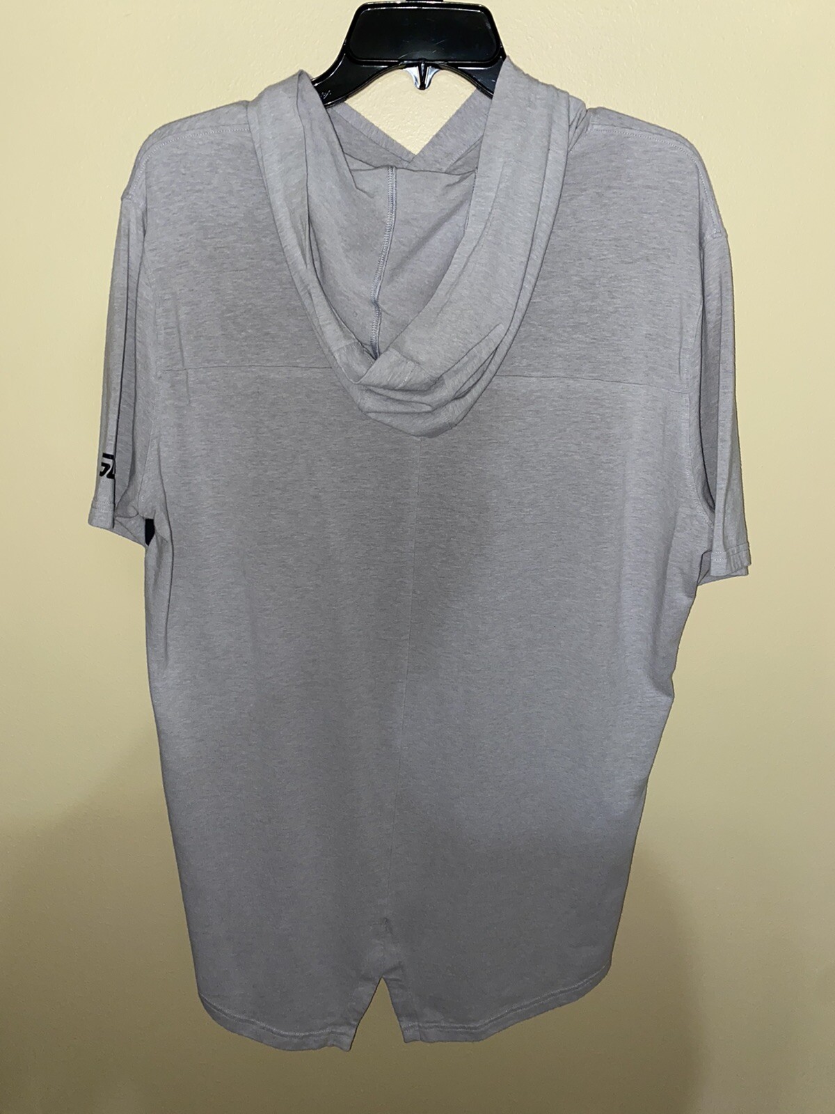 Under Armour SC30 Grey Splash Short Sleeve Workout Hoodie Large 1290654 gallery