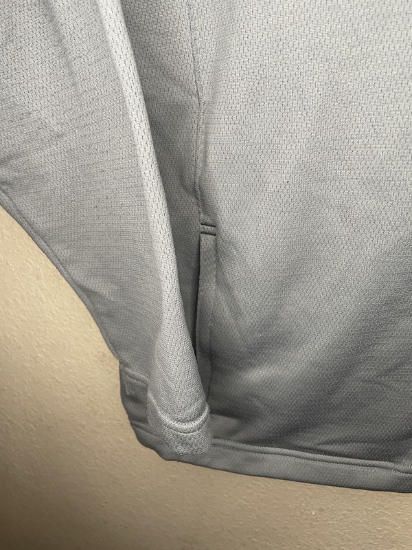 Under Armour 1/4 Zip Men's Pullover XL Worn Outer Wear Shell gallery
