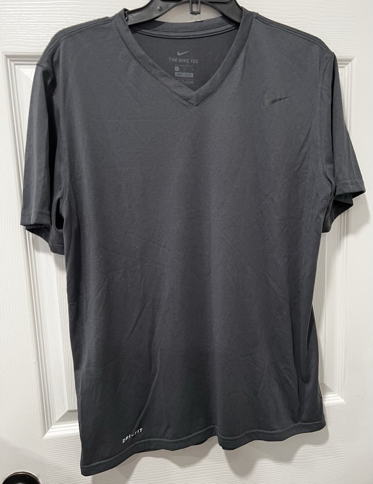 The Nike Tee Men Large Dk GrayActive T-Shirt Vneck Casual Workout Short Sleeve gallery