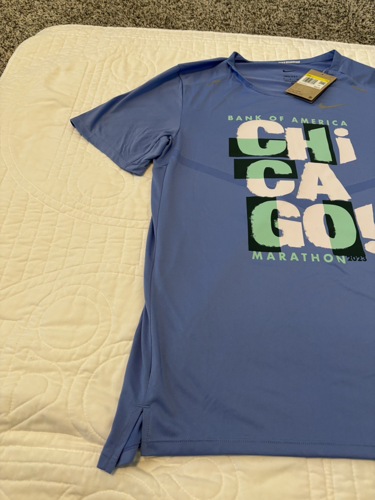 NIKE RUNNING SHIRT BLUE DRI-FIT SMALL FD2689-450 CHICAGO MARATHON NWT gallery