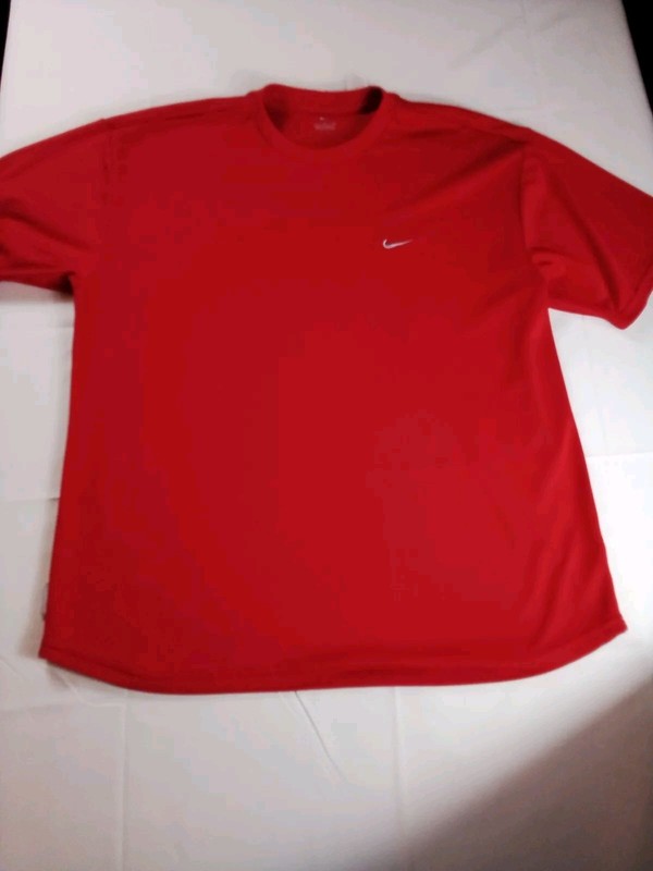 Men's Nike Large Red Dri FIt Short Sleeve T-shirt Some Snag See Pictures gallery