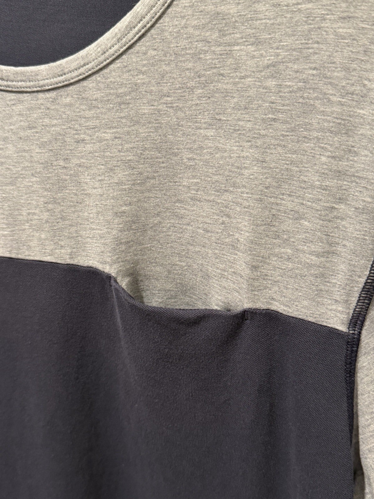 Lululemon In Your Element Pocket Tee Shirt Grey/Navy Men’s Large gallery