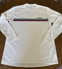 Patagonia Men’s XL Capilene PERFORMANCE BASELAYER SHIRT RAINBOW STRIPE