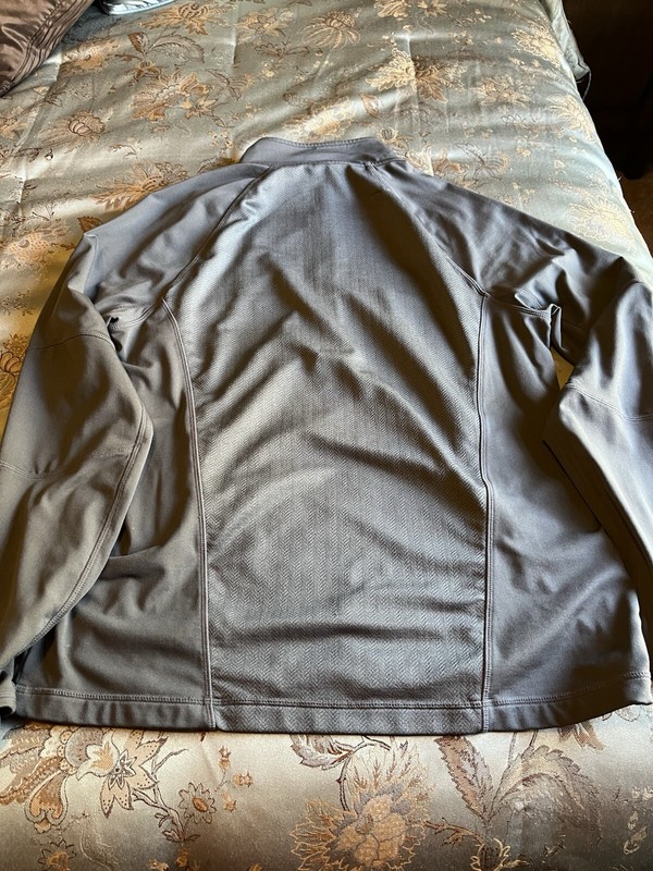 Men’s Mondetta Size L Grey Pullover 3/4 Zip Up With Thumb Holes In Sleeves. gallery