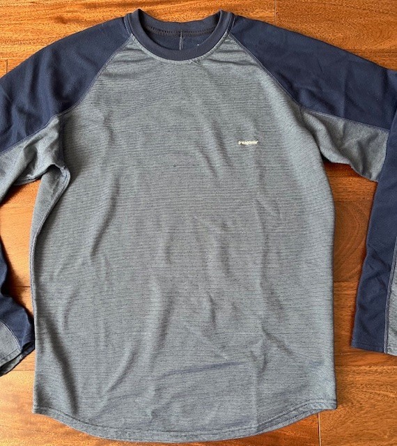 Patagonia Men's Capilene Crew Long Sleeve Shirt Blue Size M gallery
