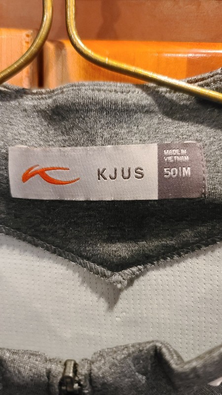 KJUS Pullover Mens Medium Keano Half Zip Golf Athletic Performance Polyester EUC gallery