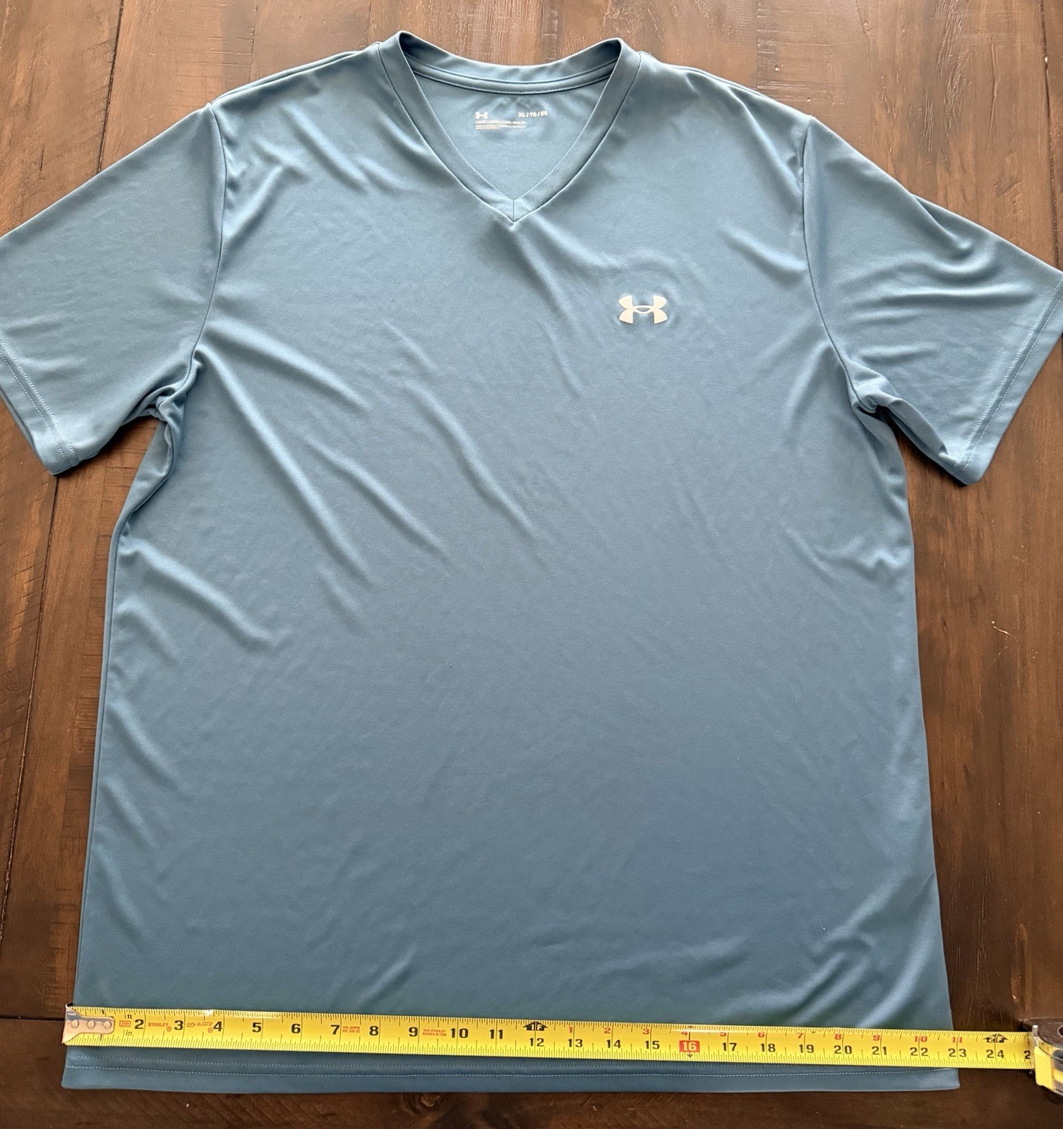 Under Armour Men's XL Blue Relaxed Fit V-Neck Short Sleeve Logo Tee gallery